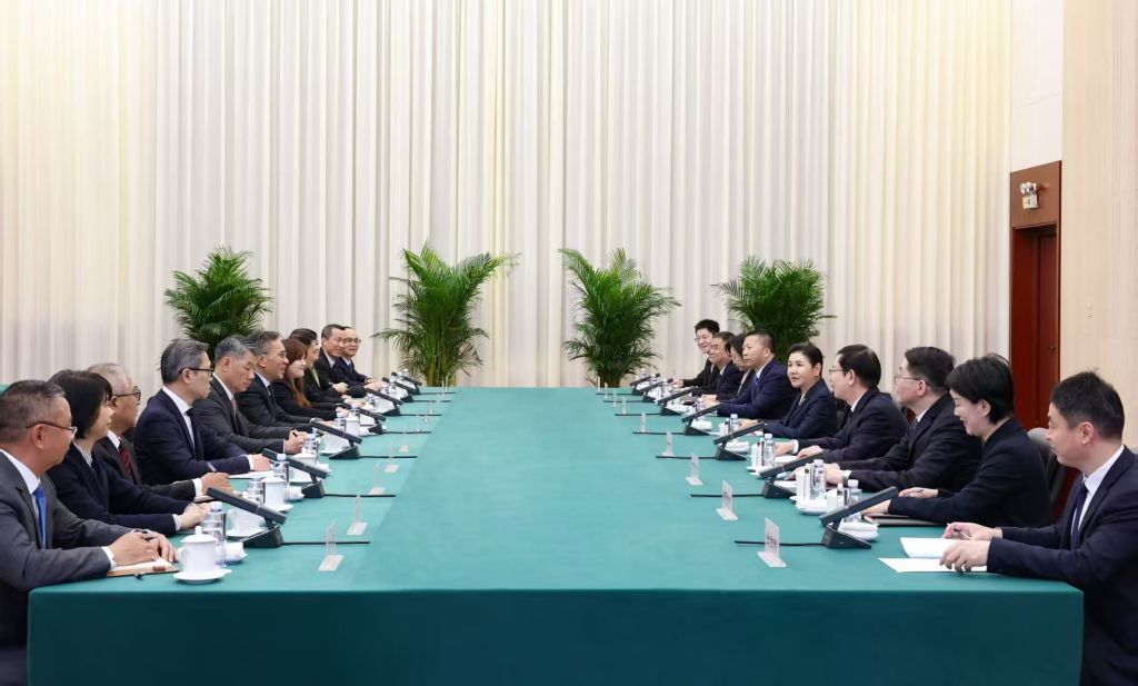 陈子劲率保安范畴拜访司法部.jpg