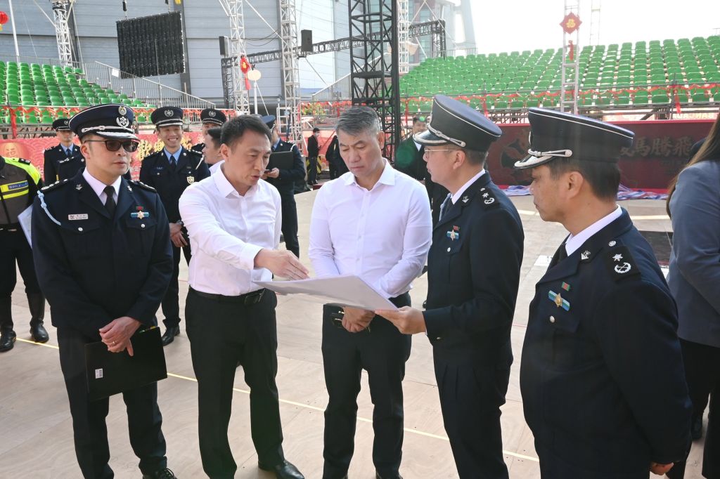 news134299_05.jpg