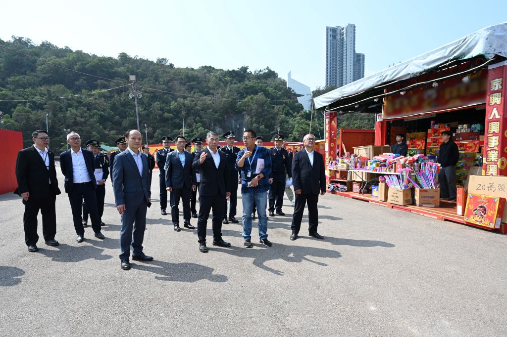 3.警察总局民防及协调中心组织跨部门联合巡视，确保“凼仔爆竹烟花燃放区”各项安全管理措施有序运作.JPG