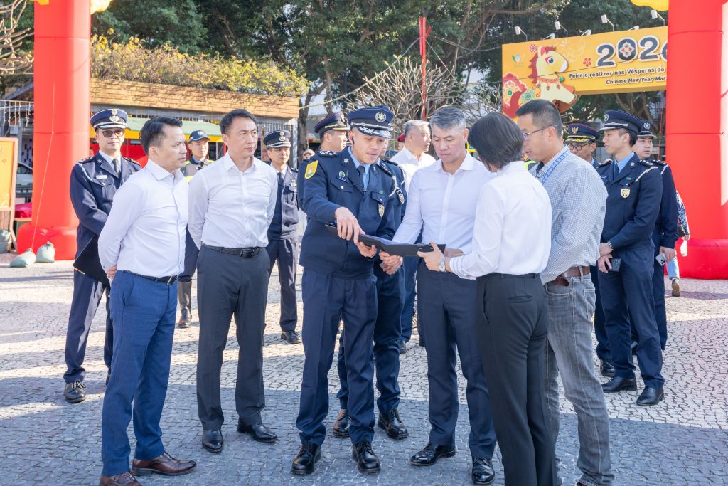 news134299_08.jpg