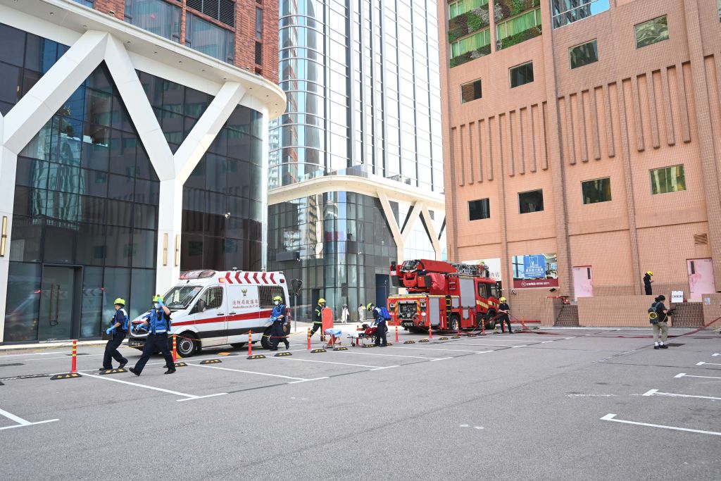 10模拟突发事件：消防局联同旅游局进行台风期间酒店业场所火灾事故演练.jpg