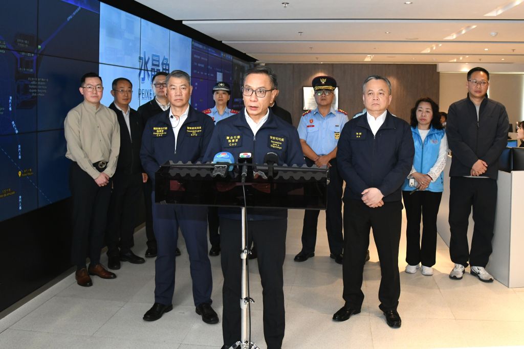 02保安司司长陈子劲联同民防架构成员代表会见传媒.jpg